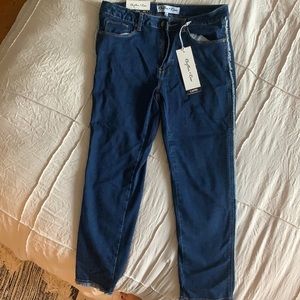 Capri blue jean pants either side stitching